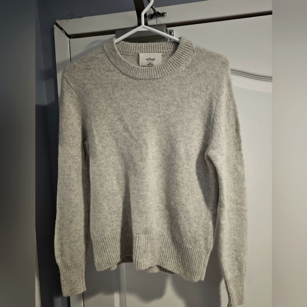 Wilfred sweater %100 cashmere